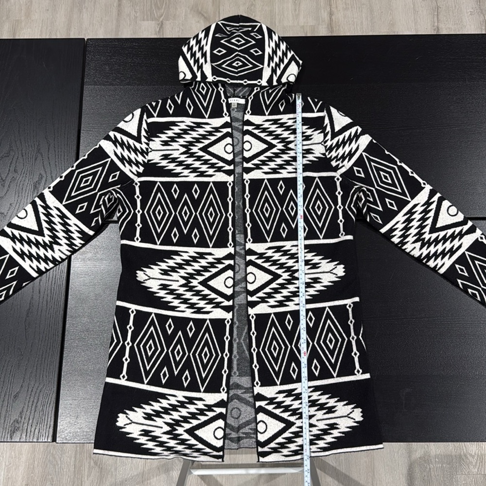 Sioni Geometric Black and White Knit Hooded Sweater - Large - Picture 10 of 11